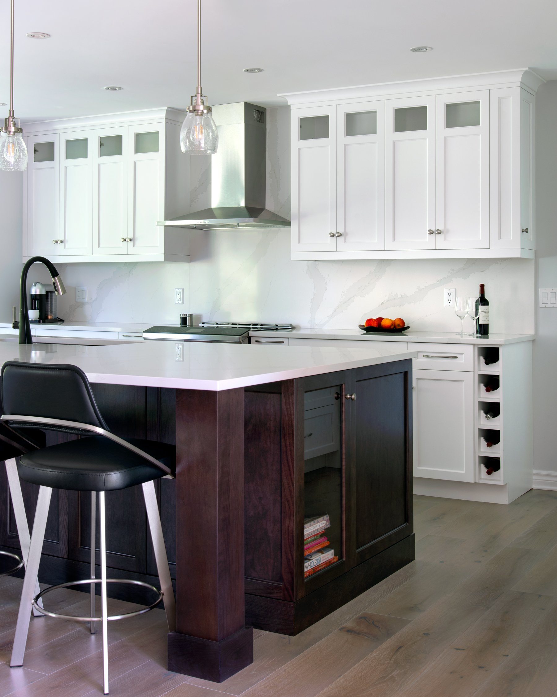 how much should custom kitchen cabinets cost